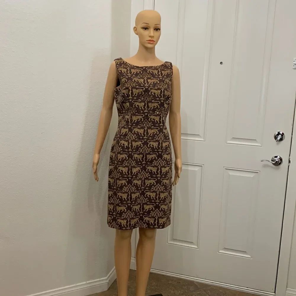 Maggy London Size 8 Tiger Beaded Scoop Neck Short Sleeve Midi Zippered Dress